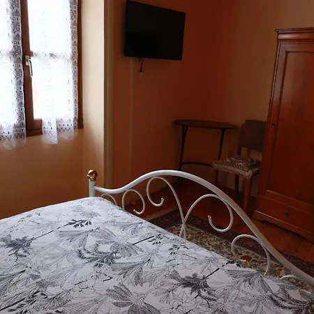Chez Claudette Hotel Briord